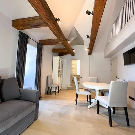 Old Attic Apartamento